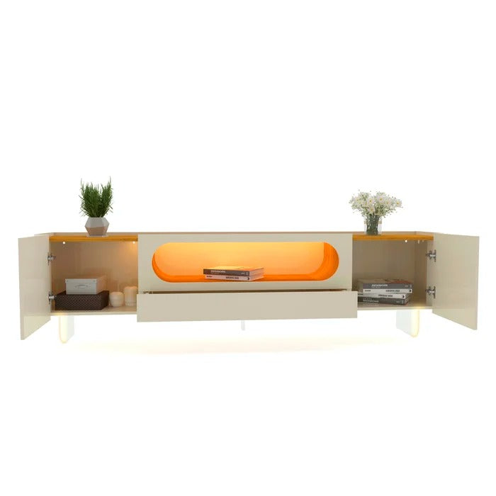 Rack moderno baixo em madeira e branco com iluminação LED, portas abertas, ideal para sala de estar com TV e decoração